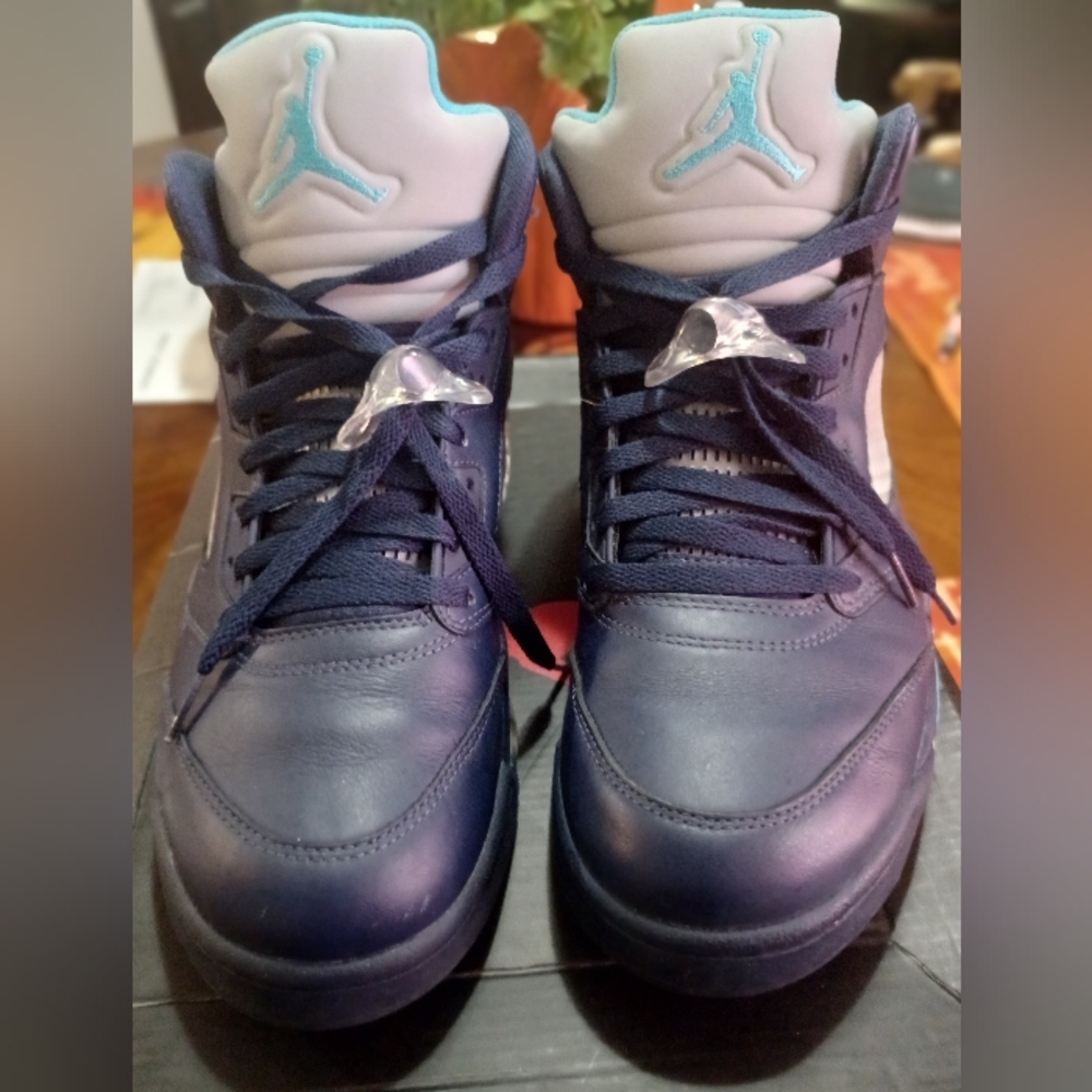 Men's Air Jordan - Picture 4 of 5